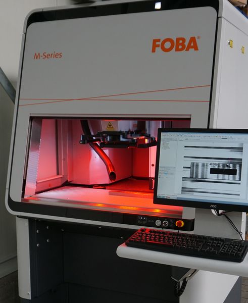 Neue Laserbeschriftungsanlage FOBA M3000B