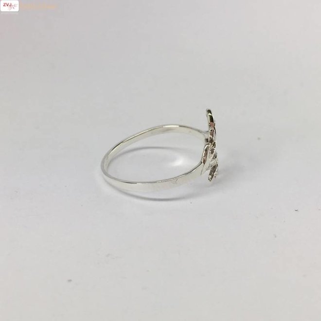 Zilveren ring met takje