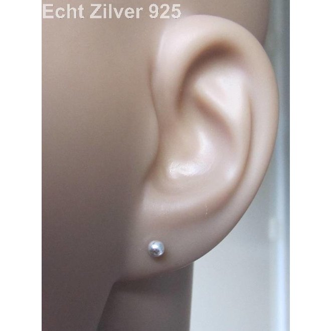 Zilveren kleine oorknopjes 3 mm balletjes
