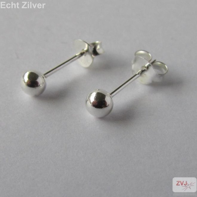 Zilveren kleine oorknopjes 4 mm balletjes