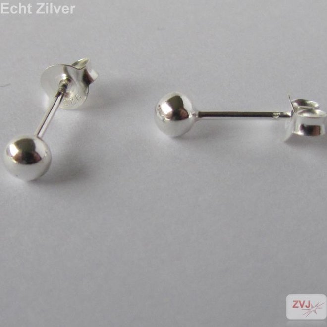 Zilveren kleine oorknopjes 4 mm balletjes