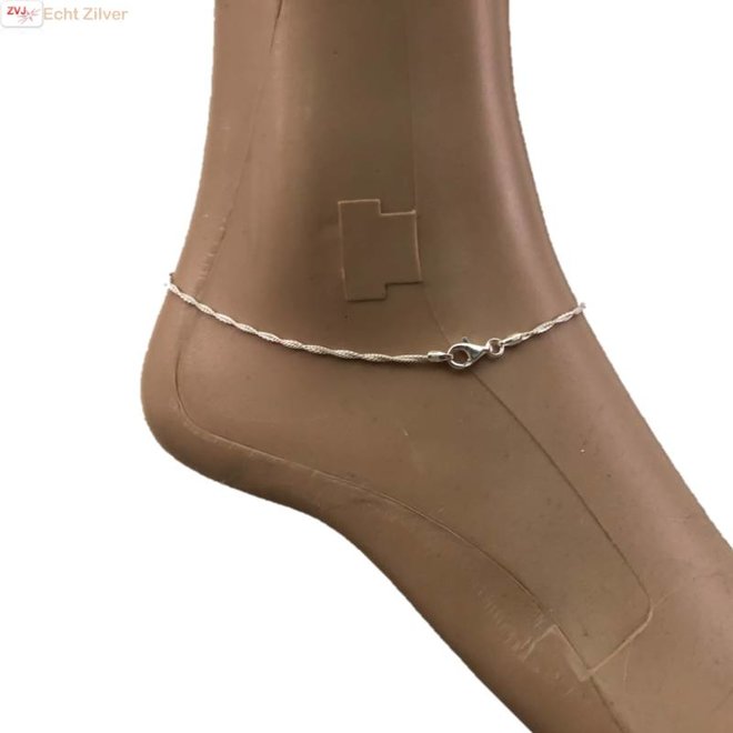 Zilveren sierlijk gedraaid enkelkettinkje 25 cm