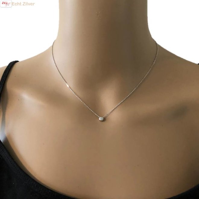 Zilveren ketting met klein rondje