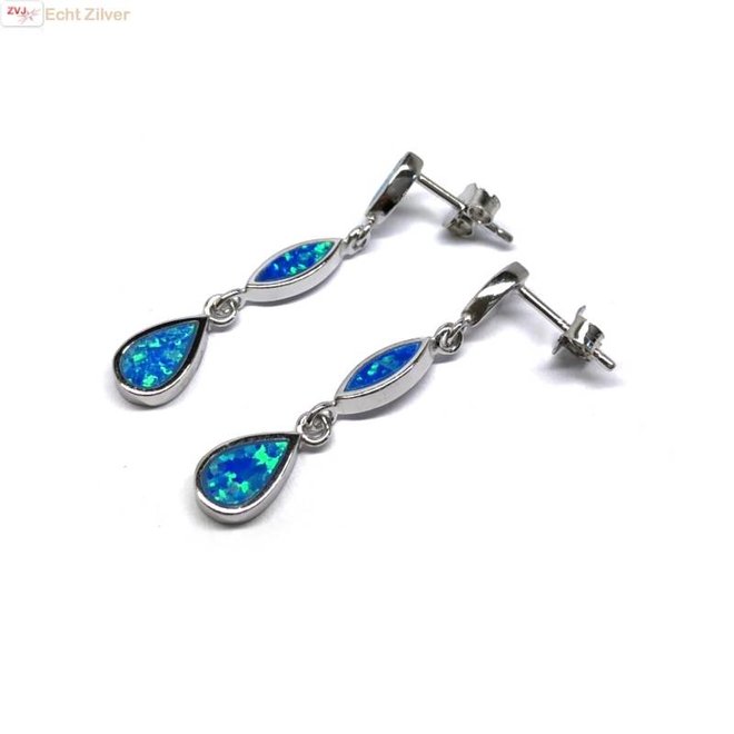Zilveren elegante ranke blauw opaal oorbellen
