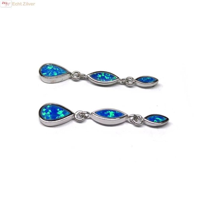 Zilveren elegante ranke blauw opaal oorbellen