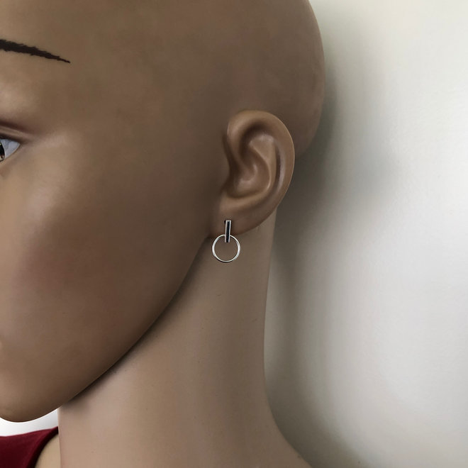 Zilveren oorstekers staafje ringetje