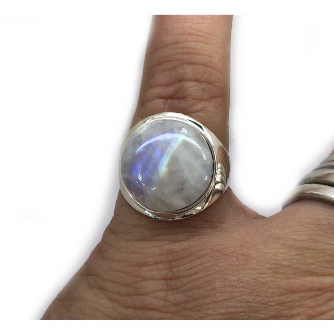 925 Zilveren ronde regenboog maansteen ring