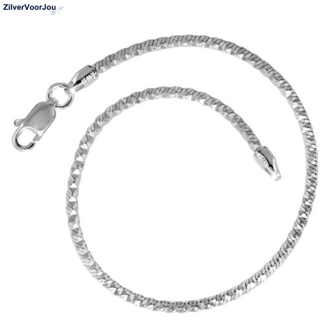 Zilveren diamond cut pyramide slang armband 17.5 cm