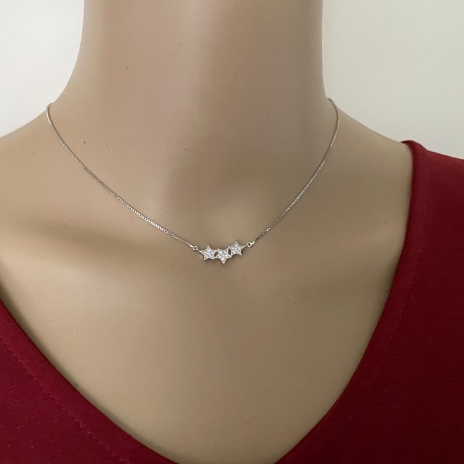 Zilveren ketting met 3 sterretjes bezet met zirkoon