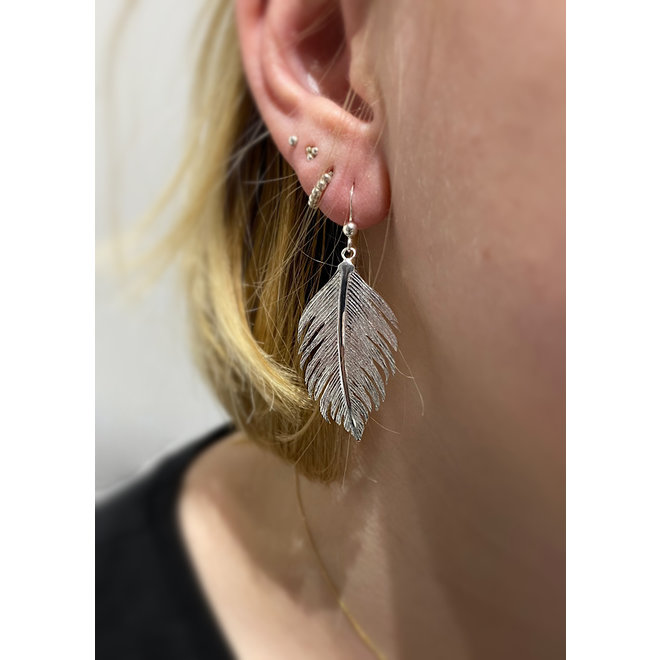 Zilveren big feather oorhangers