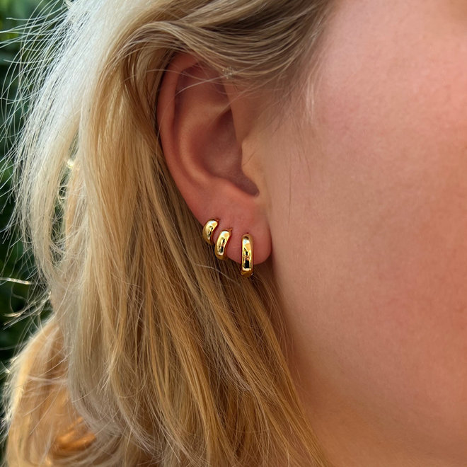 Gold plated ronde huggie hoops 3.5mm breed