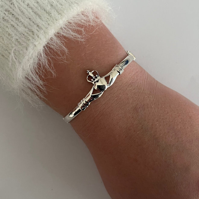 Zilveren Claddagh bangle armband