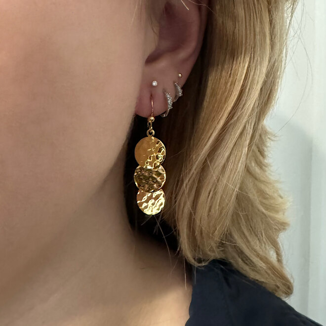 Gold plated zilveren hammered circle oorhangers