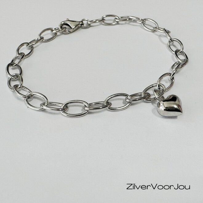 Zilveren ovale schakelarmband met hart hanger