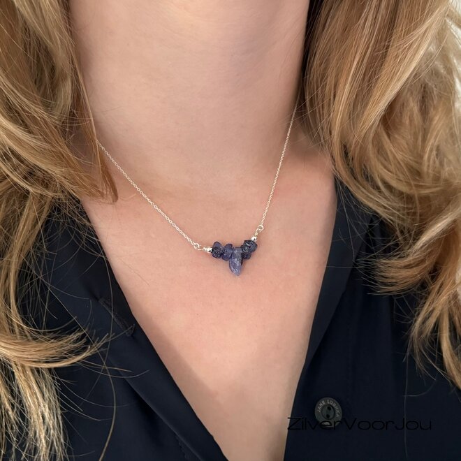 Zilveren natuurlijke tanzaniet ketting
