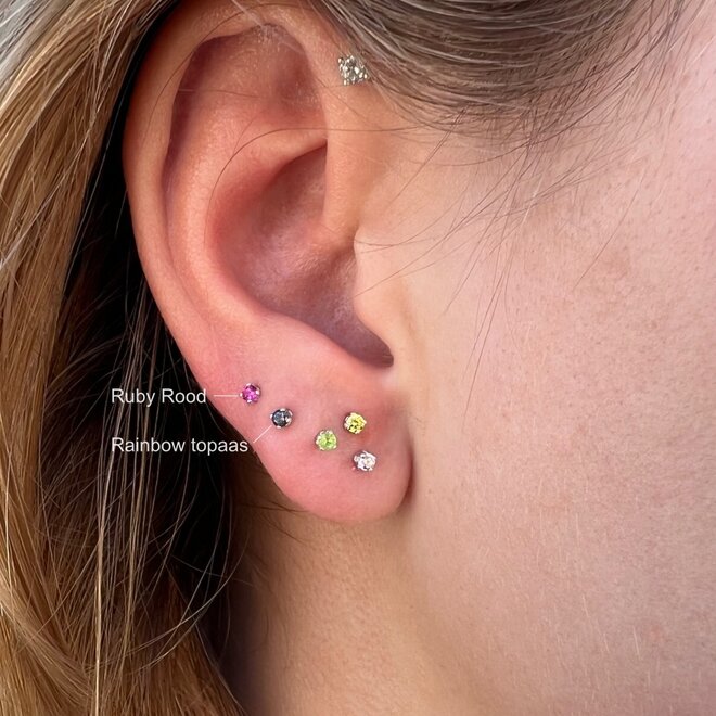 Zilveren mini oorstekers 2 mm zirkoon