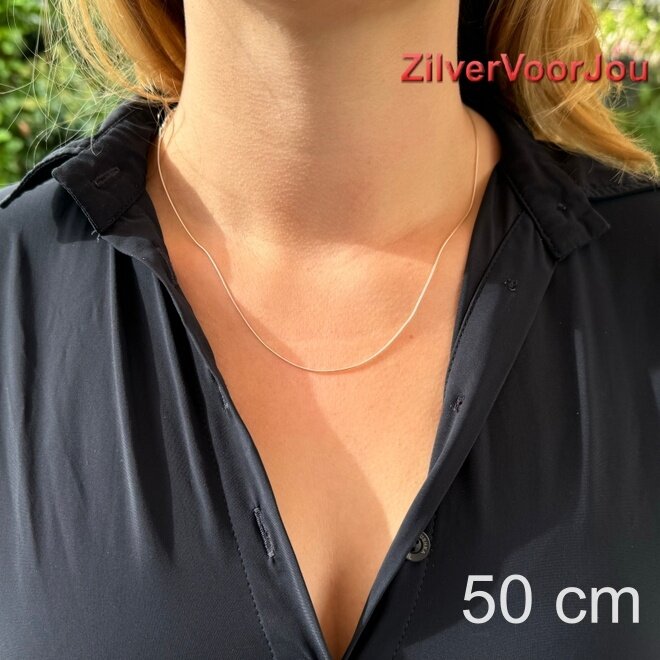 Zilveren slang ketting 60 cm 0.9 mm breed