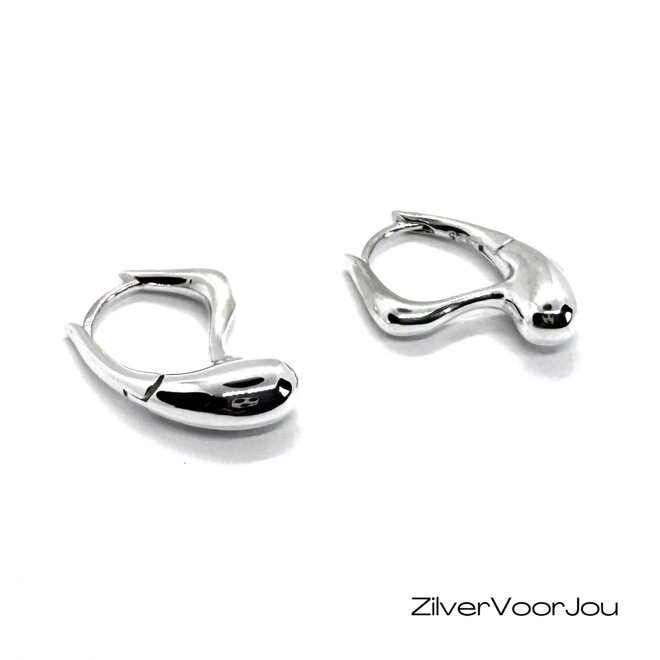 Zilveren Waterdrop Huggie Oorringen   – Tijdloos en Elegant