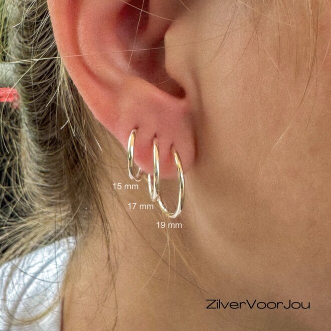 Zilveren huggie hoops 1.5 mm breed verschillende maten