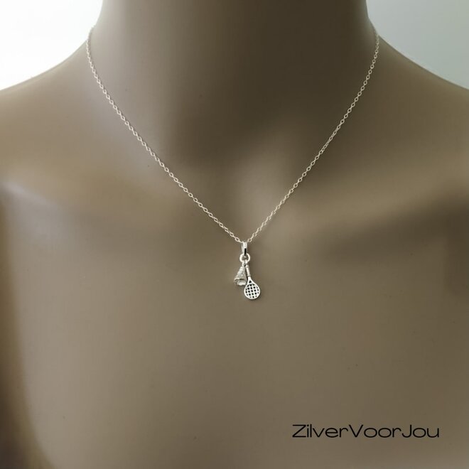 Zilveren badminton racket en shuttle ketting