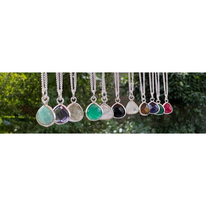 925 zilveren ketting met robijn hanger – vurig en elegant