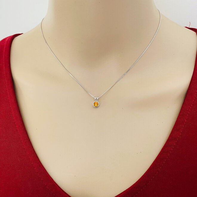 Elegant zilveren collier met ronde topaas oranje kristal hanger – 925 zilver, gerhodineerd