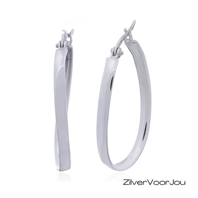 Zilveren ovale oorringen met kleine twist