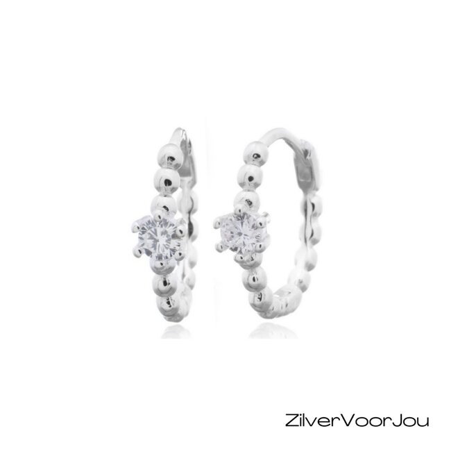 Elegante 925 zilveren oorringen met bolletjesstructuur en witte zirkonia