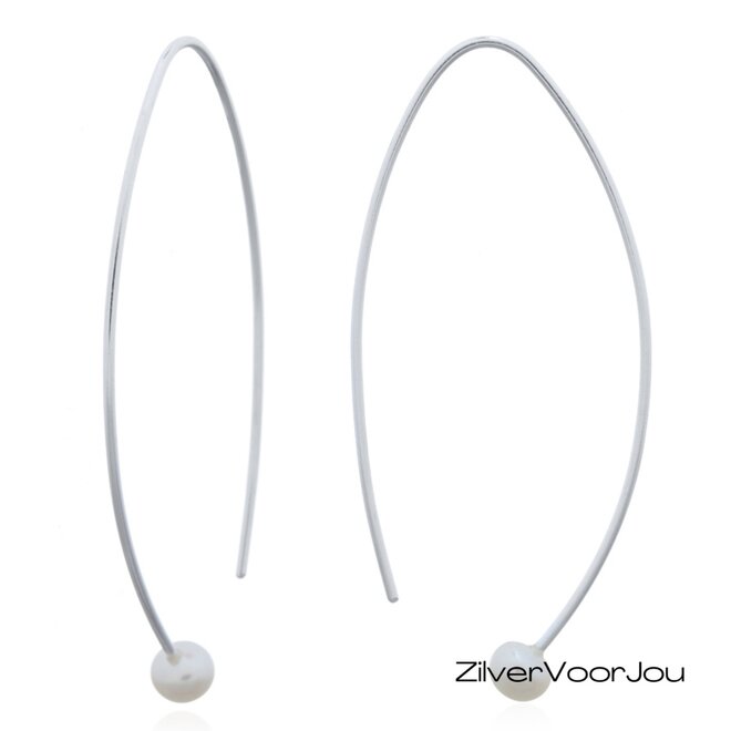 Moderne 925 zilveren oorbellen met lange haak en zoetwaterparel