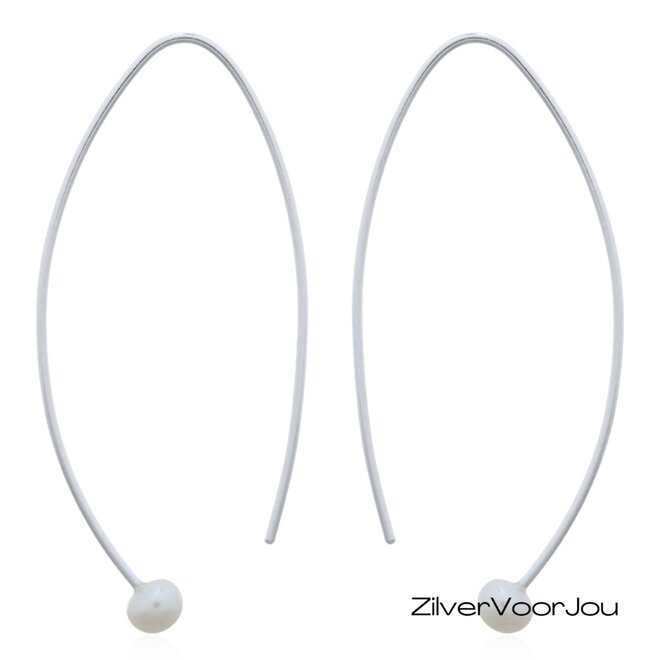 Moderne 925 zilveren oorbellen met lange haak en zoetwaterparel