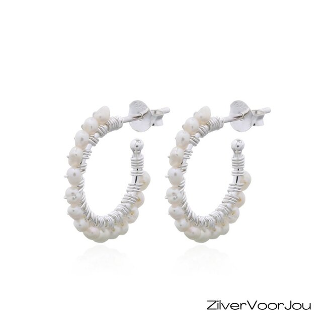 Zilveren zoetwaterparel oorringen