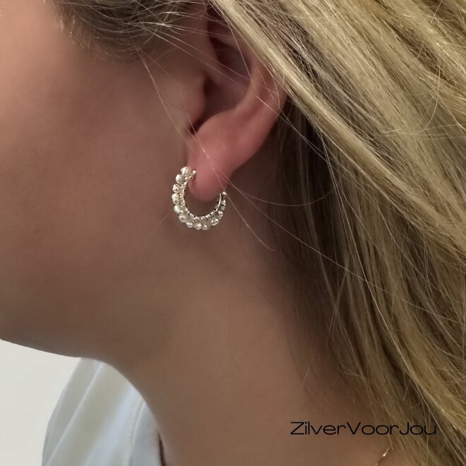 Elegante 925 zilveren oorringen met gewikkelde zoetwaterparels