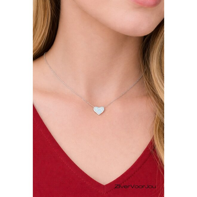 Zilveren wit opaal hart ketting