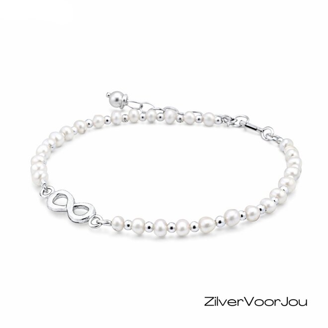 Zilvern infinity zoetwaterparel armbandje