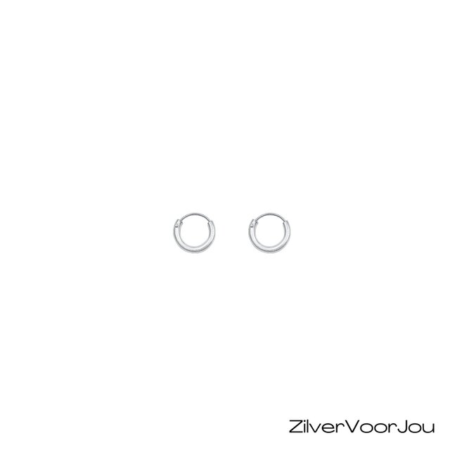 Zilveren mini oorringen ronde buis 8  x 1.5 mm breed