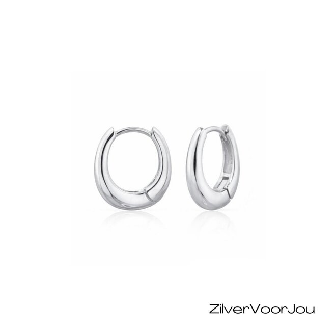 925 Zilveren licht ovale huggie click oorringen met hoekige vorm
