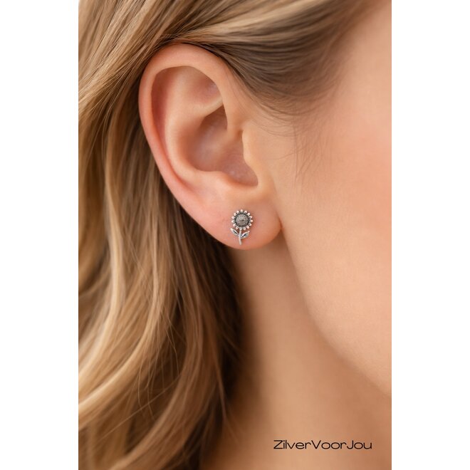 925 Zilveren mini oorstekers zonnebloem geoxideerd
