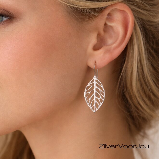 Zilveren blad leaf oorbellen grote haak