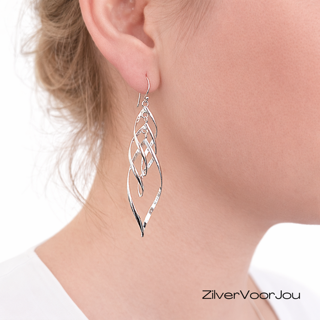 925 zilveren lange oorbellen met sierlijk open design