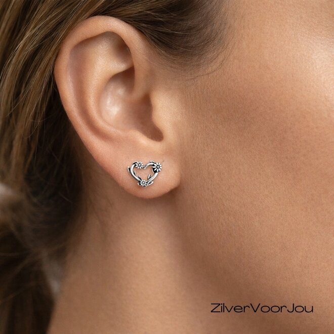 925 zilveren oorbellen hart met bloemen oxide