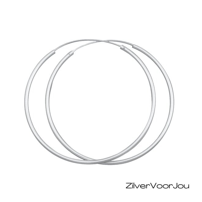 Zilveren oorringen groot 60 mm 2 mm breed