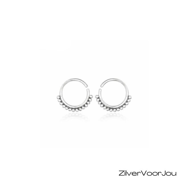 Zilveren kleine beads oorringen