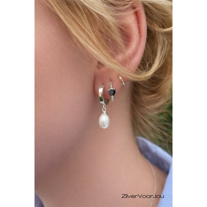 Zilveren black love twist cz huggie hoops