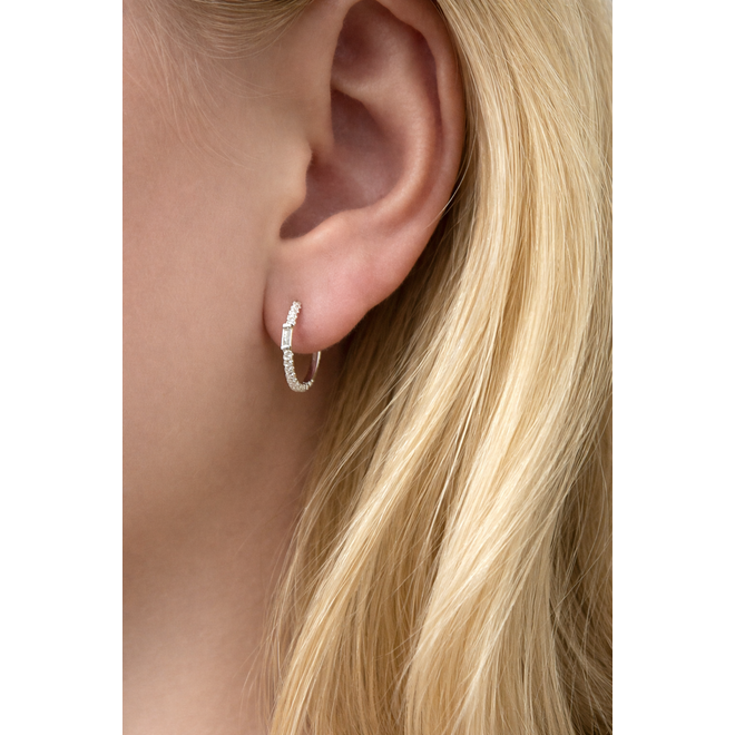 Zilveren ovale oorringen witte  cz