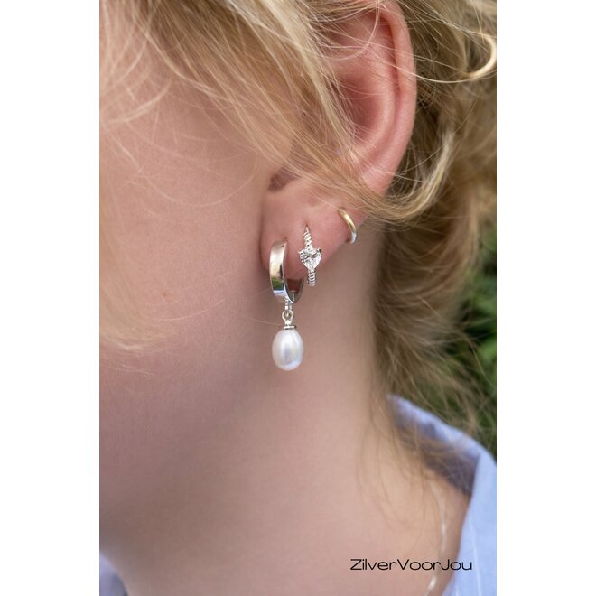 Zilveren love twist cz huggie hoops