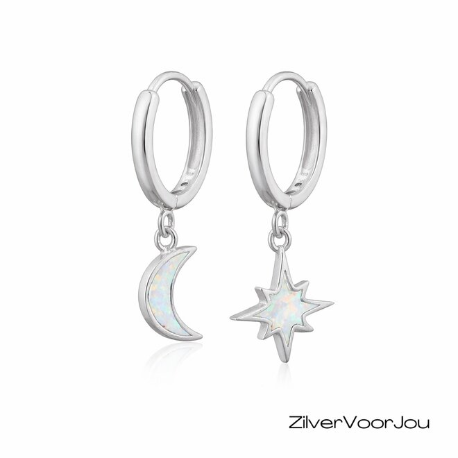 Zilveren huggie hoops maan en ster witte opaal
