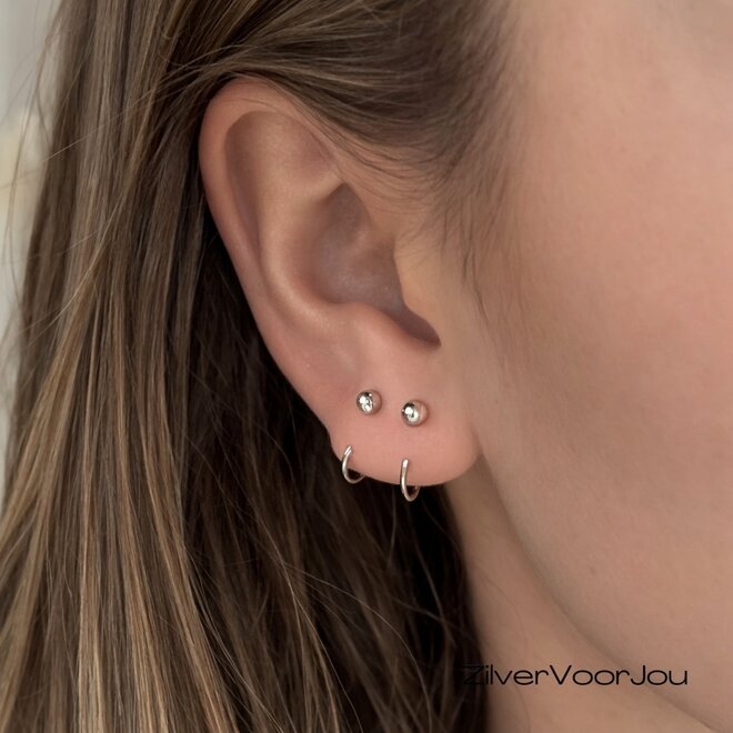 Zilveren set mini bal huggie oorringen