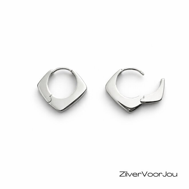 Zilveren triangel huggie klik oorringen