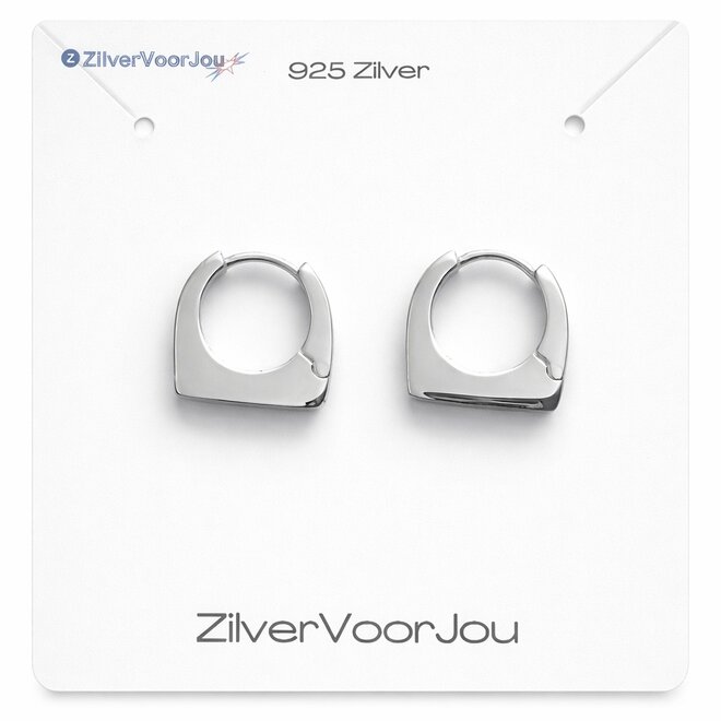 Zilveren square huggie klik oorringen