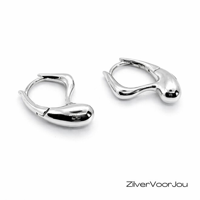 Zilveren Waterdrop Huggie Oorringen   – Tijdloos en Elegant